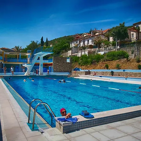 Apartment F2 Situe A Les Bains - Boulevard De La Petite Provence *