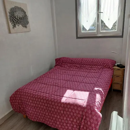F2 Situe A Les Bains - Boulevard De La Petite Provence *